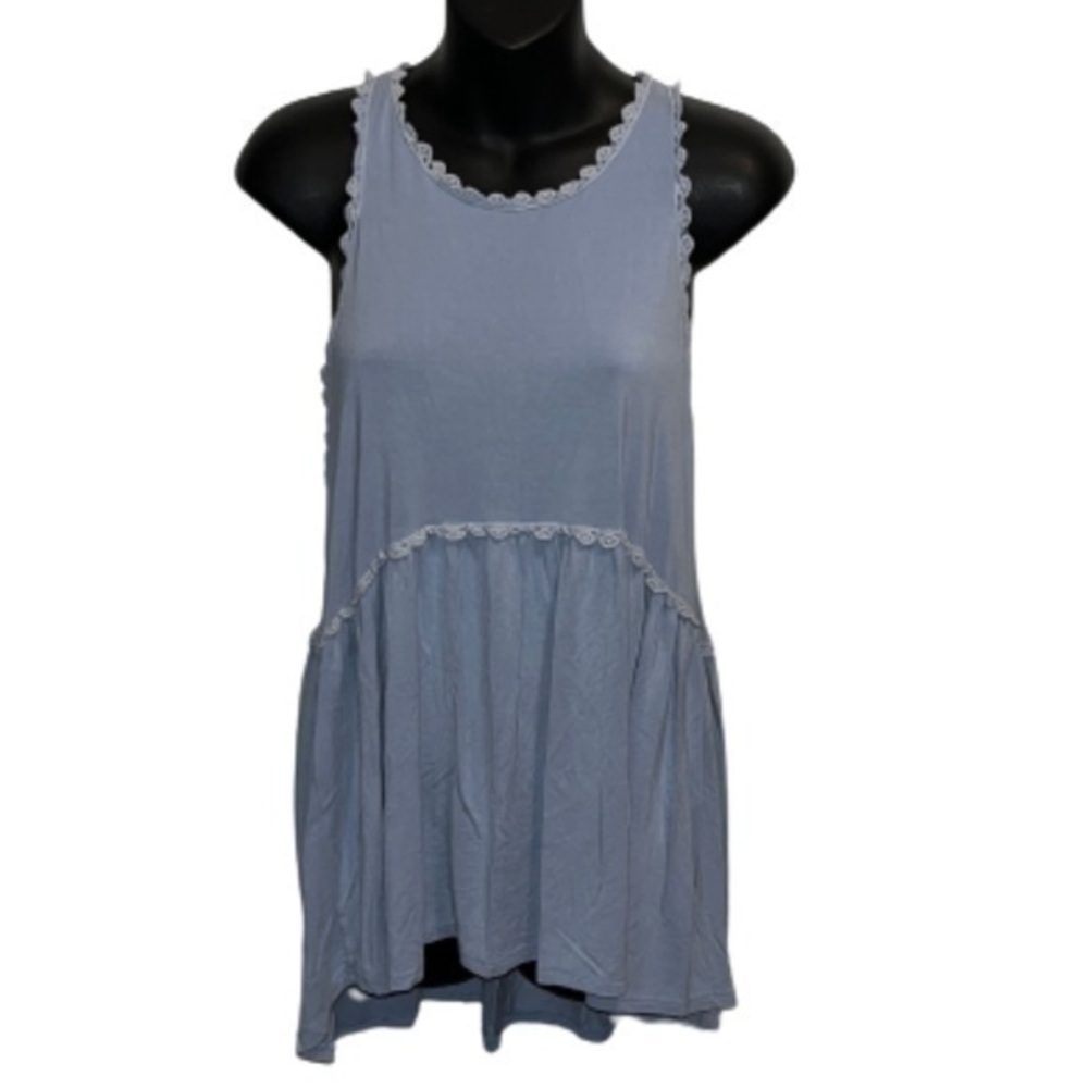 POL blue peplum sleeveless racerback top with daisy crochet lace accents size M